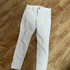 White legging jeans